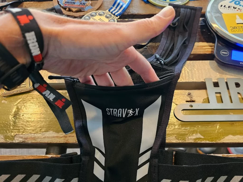 Hoofdvak van de Stravix hardlooprugtas met veel opbergruimte