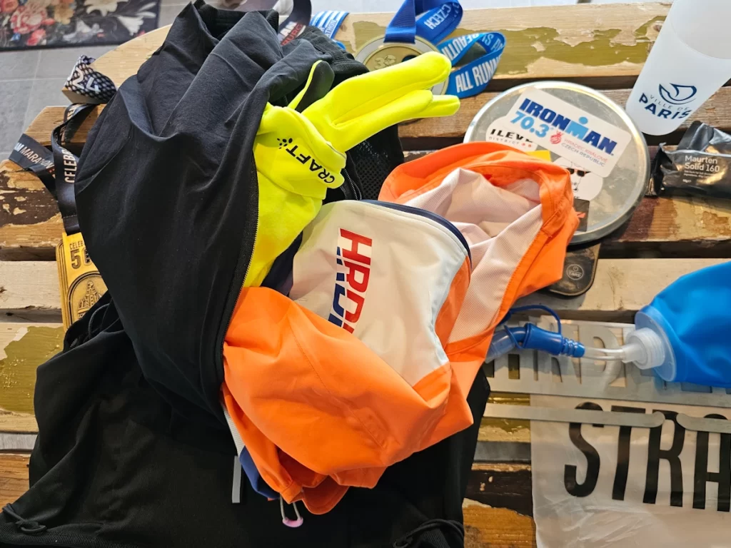 Stravix hardlooprugtas met ruimte voor regenjas of sportjack