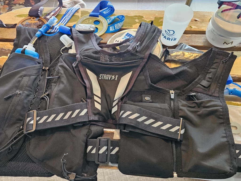 Stravix hardlooprugzakken met drinkflessen en reflectie